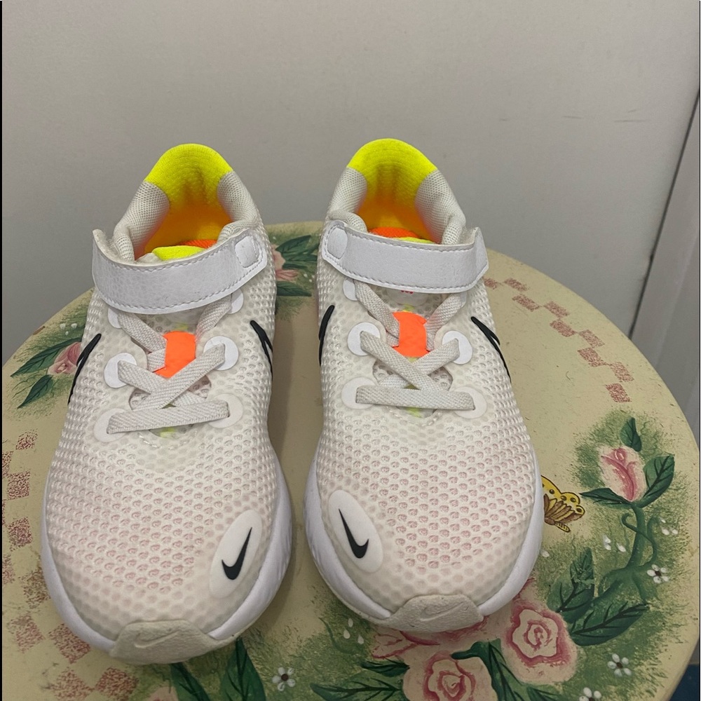 NWOT-Nike Renew Running Shoe for kids